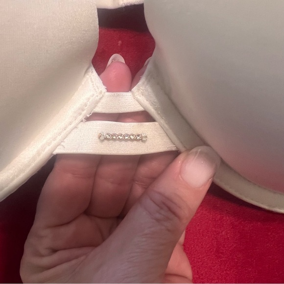 Victoria's Secret Black and White Bra Set with Jewel Detail - Picture 4 of 10